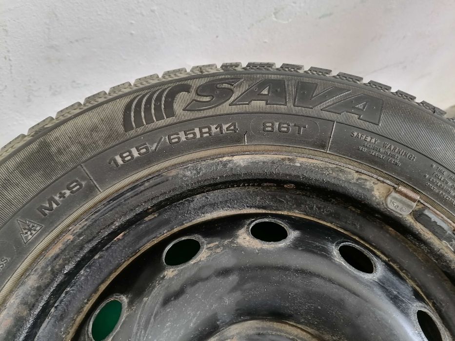 продавам гуми 14 цола  с железни джанти 14 цола