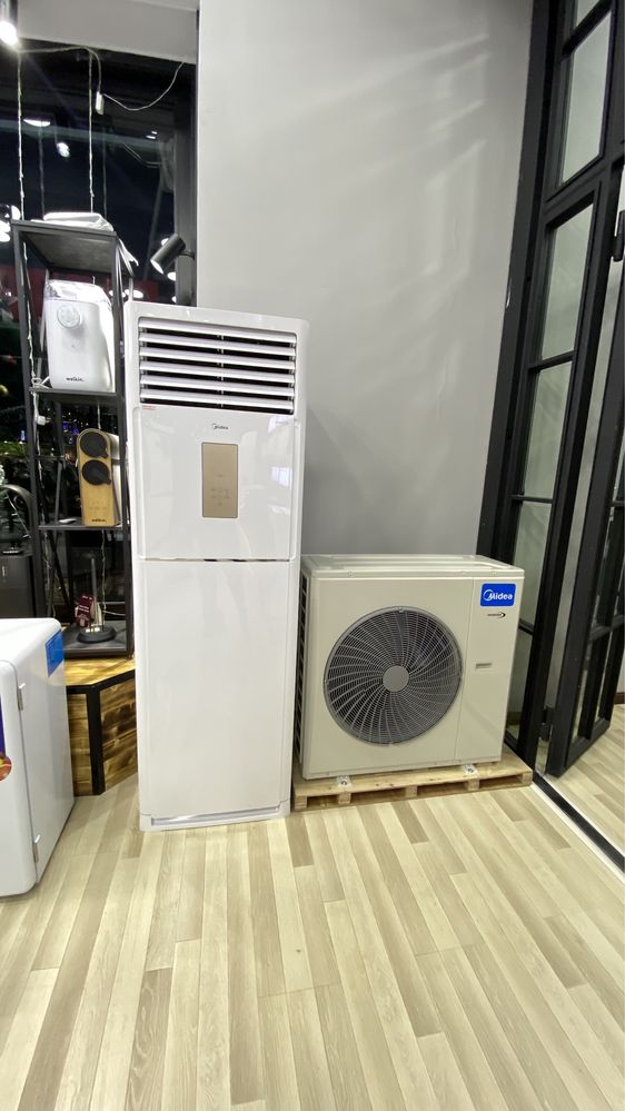 Колонный кондиционер Midea 48,000 Btu работает от 220В / Инвертор