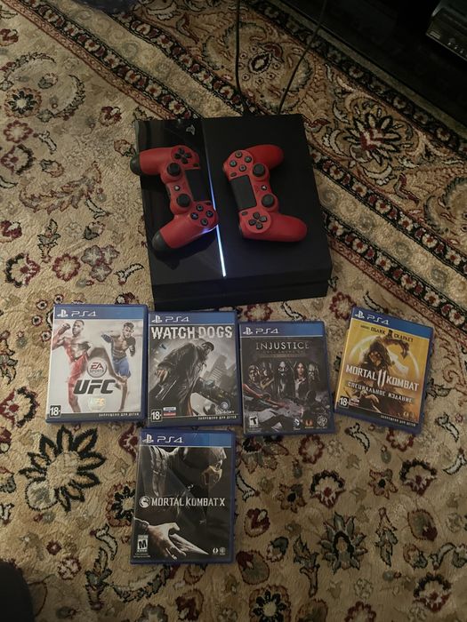 PlayStation с играми и 2 джостиками