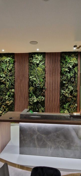 Panou plante artificiale realizat la comanda