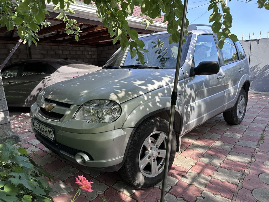Шевроле нива, в иднальном состоянии, 2 хозяин, пррбег 55 тыс