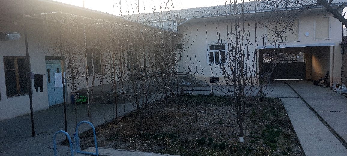 Срочна уй сотилади