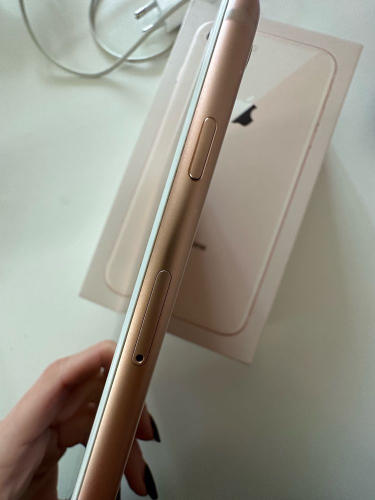 В отлично състояние! iPhone 8 plus, 64GB, rose gold,