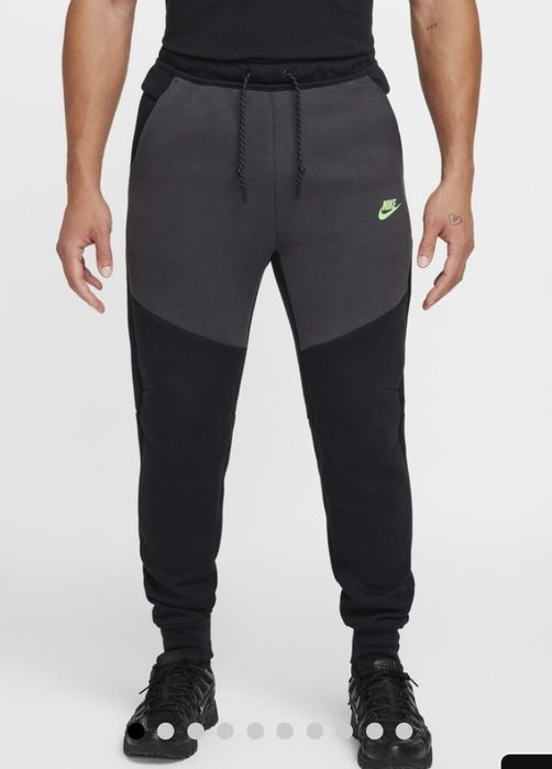 Оригинално долнище на Nike Tech! XXL