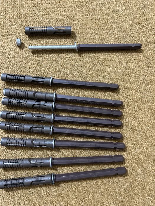 Скрытый настенный кронштейн для полок и другого, размер 10 x 100 мм.