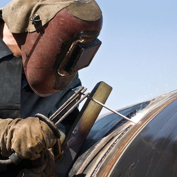 Услуги сварщика в Алматы сварка Отопление трубы и Газовые.