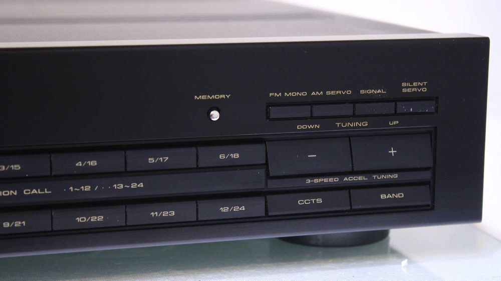 Tuner Pioneer F-445(Japonia).