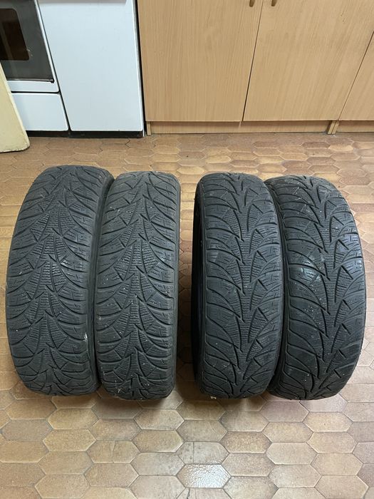 Cauciucuri iarna 185/65/15 (impecabile)