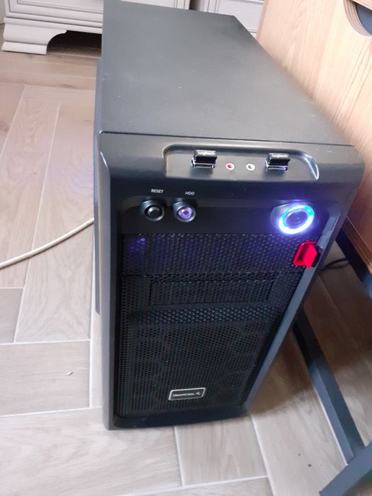 Vând AMD FX 6100 3,7 Ghz 6 nuclee