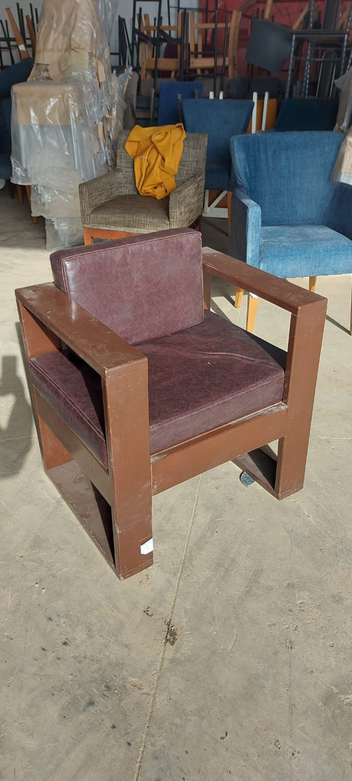 Диван, кресло, стол для кафе бу мебель в Астане