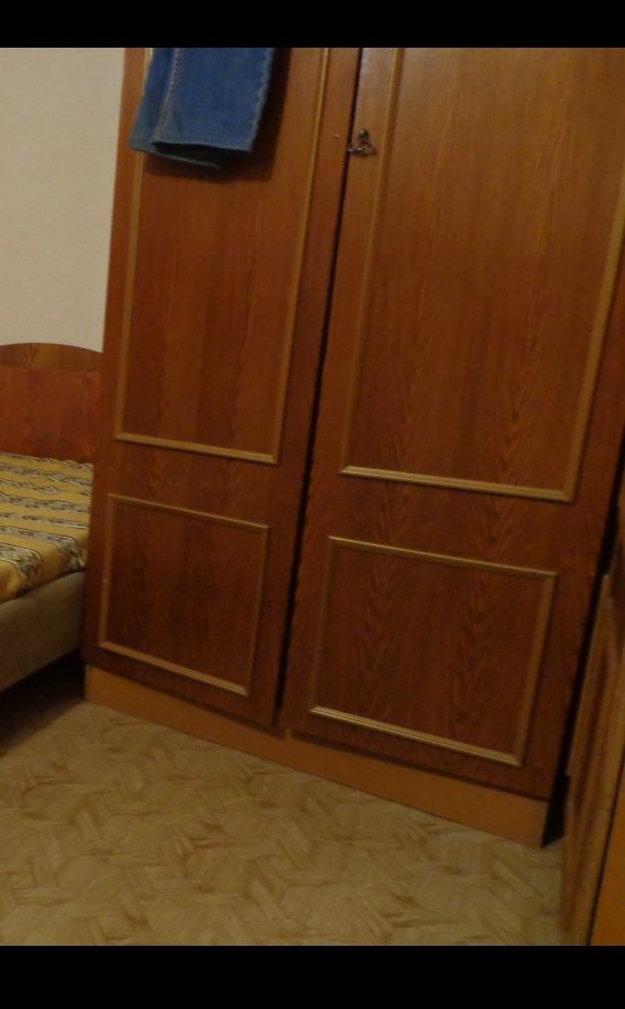 продам шкафы в спальню