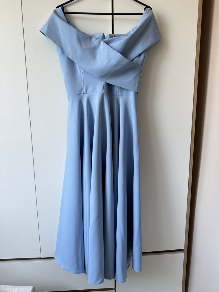 Rochie cu umeri goi baby blue