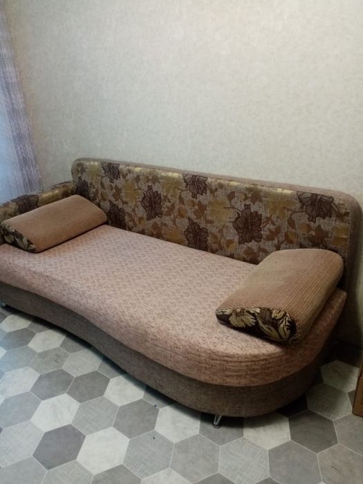 Продам диван в хорогем состоянии