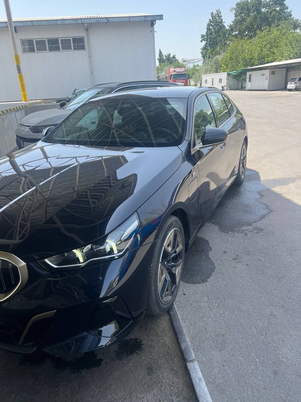 BMW i5 35L м спорт  2024