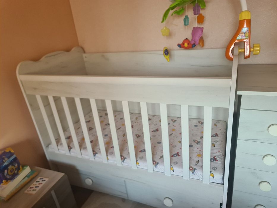 Детско Легло Кошара с 3-Нива, Люлка и 2 Чекмеджета + Подаръци