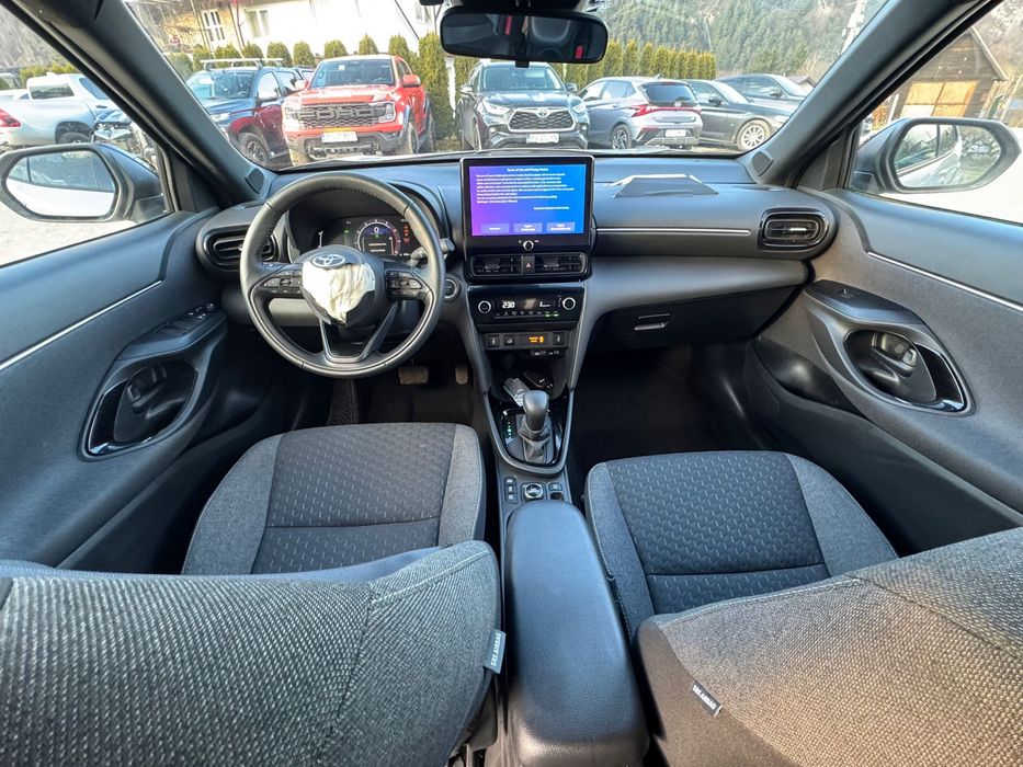 Toyota yaris cross 4x4 avariat