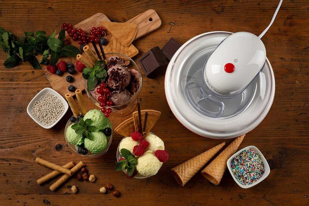 Машина за сладолед PARTY TIME Капацитет 1.5 л 12W 30 минути приготвяне