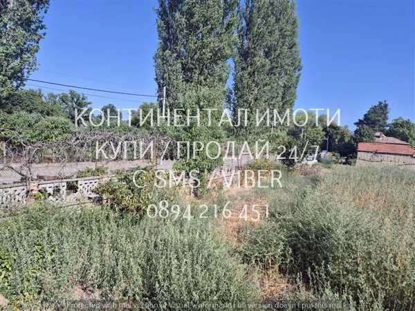 код 63097.  Дворно място 600м2, до ток и вода, помпа за вода