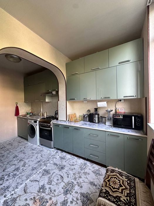 Продаётся 5-комнатная квартира 2-этаж КараКамиш