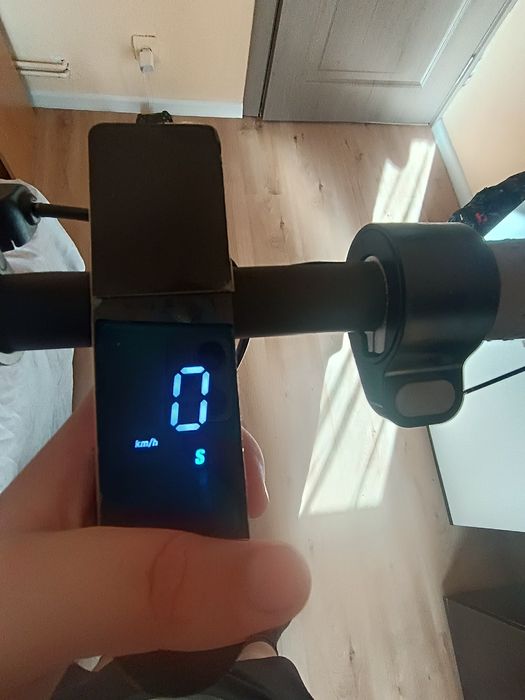 Vând trotineta electrica Xiaomi