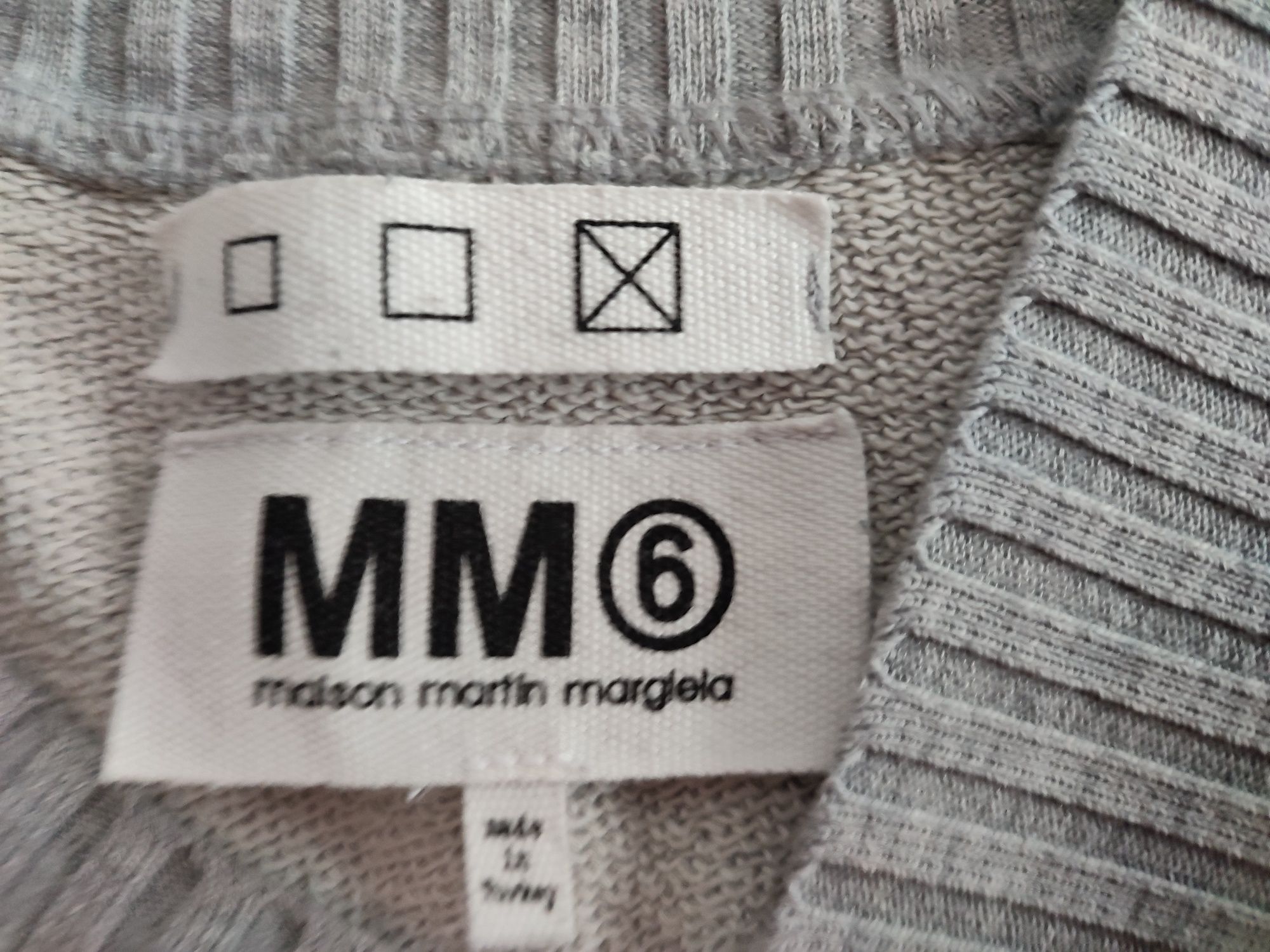 MM6 Maison Margiela дамски суичър-рокля
Суичър тип рокля,р-р L,подходя