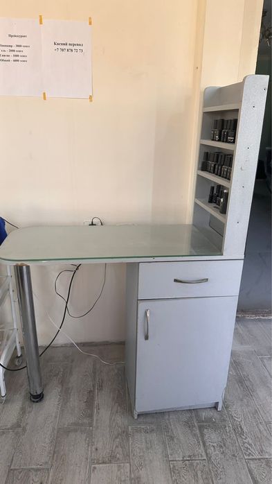 Продаю маникюрные столы