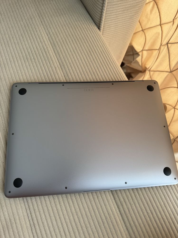 MacBook Air 13" (Model A2337) – 256 GB SSD, M1, Перфектно състояние!