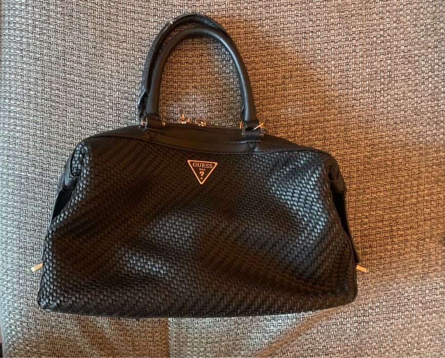 Чанта Guess
