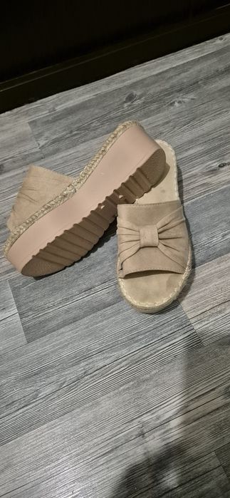 Летни дамски чехли