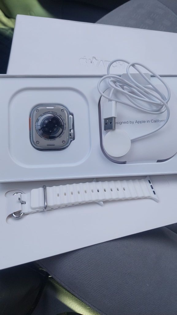 Vând Apple Watch ultra 2