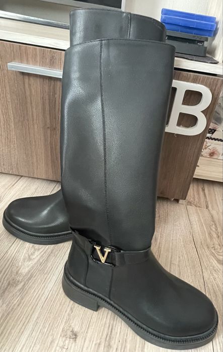 Дамски  ботуши-нови