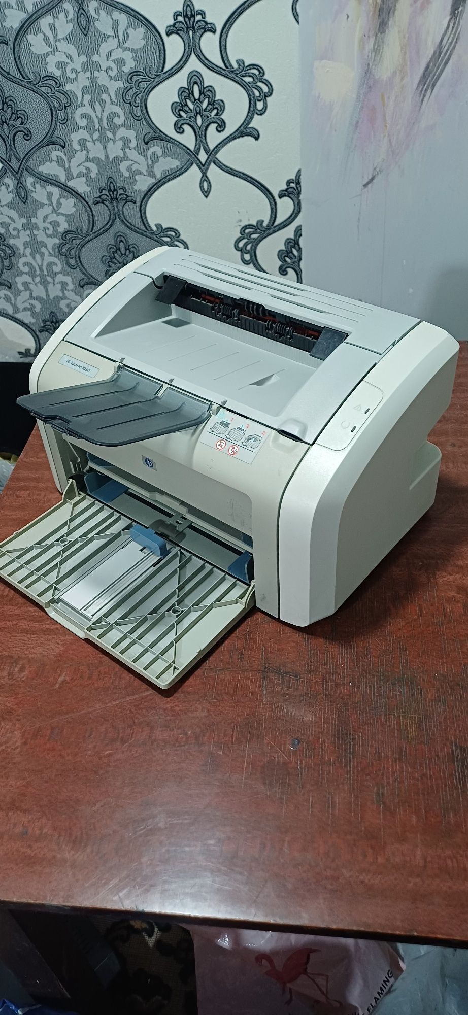 Принтер HP 1020 чёрный белый