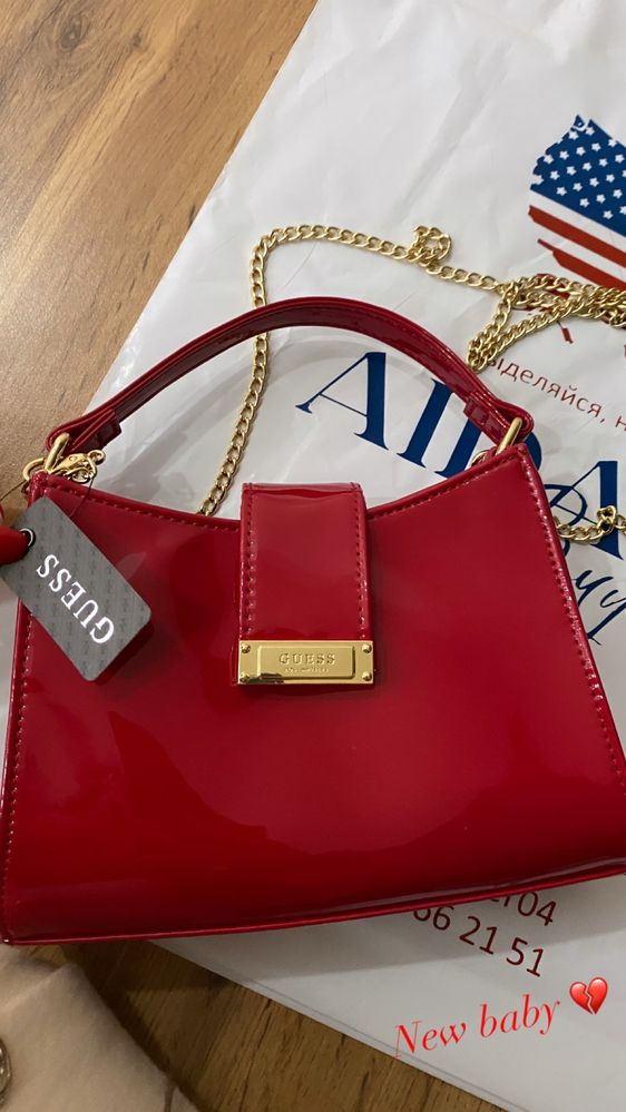 Продам сумку от Guess оргинал.