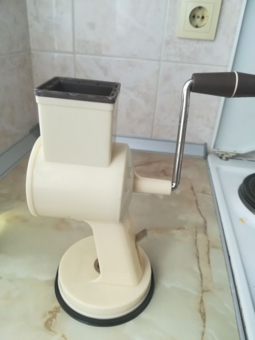 Машина за мелене на орехи