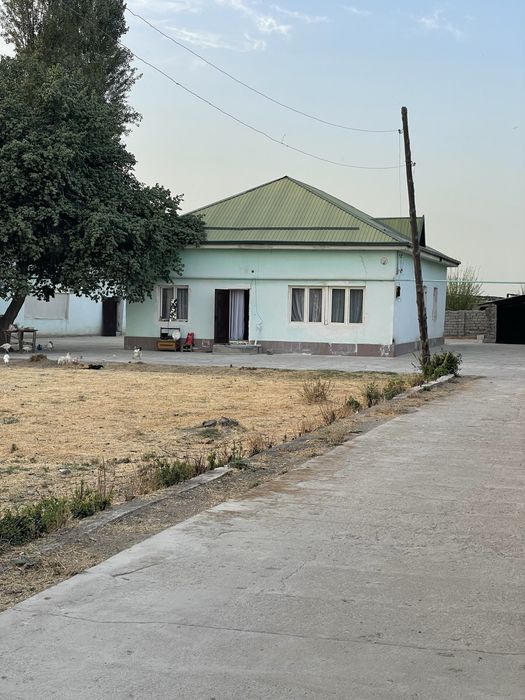 Uchastka sotiladi
