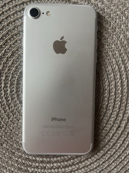 iPhone 7; 128 GB; 88% батерия