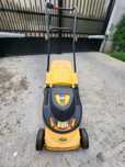 Vând mașină electrică de tuns iarbă + trimmer