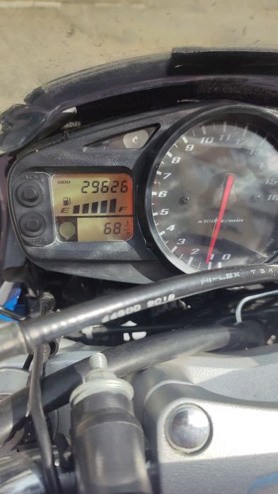 Suzuki gsr600 an 2009