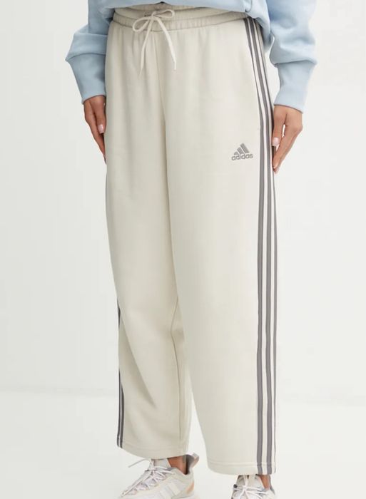 Чисто нов оversized анцуг Adidas