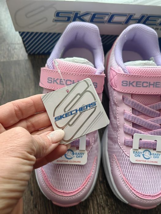 Skechers детски нови маратонки

Леки, удобни и създадени за активн