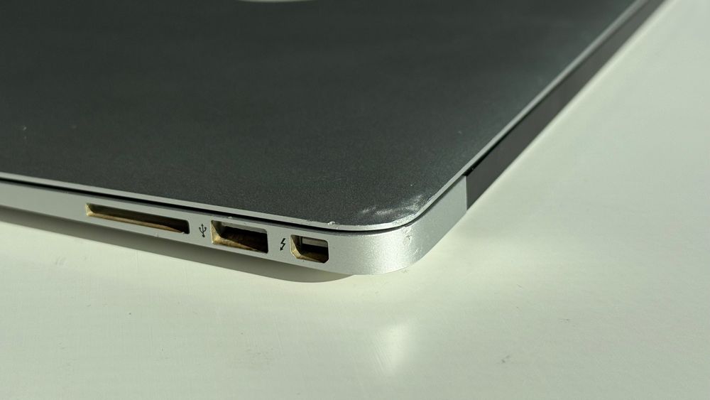 MacBook Air 13", 1.4 GHz dual-core, Intel Core i5 - нова батерия!