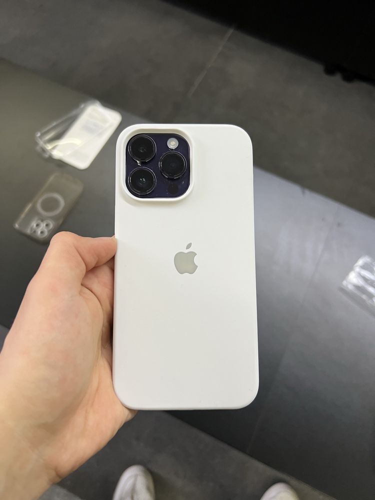 Huse Mate Apple iPhone - noi (sigilate)