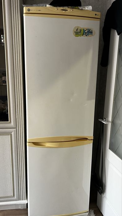 Продам холодильник LG