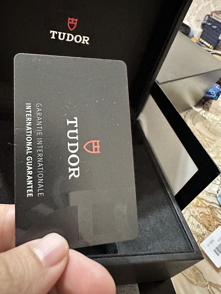Tudor часы новые с Катара