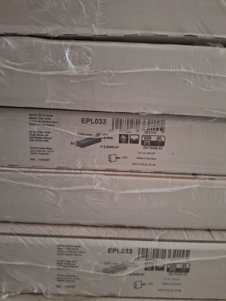 Vand parchet laminat EGGER PRO Stejar Verdon alb