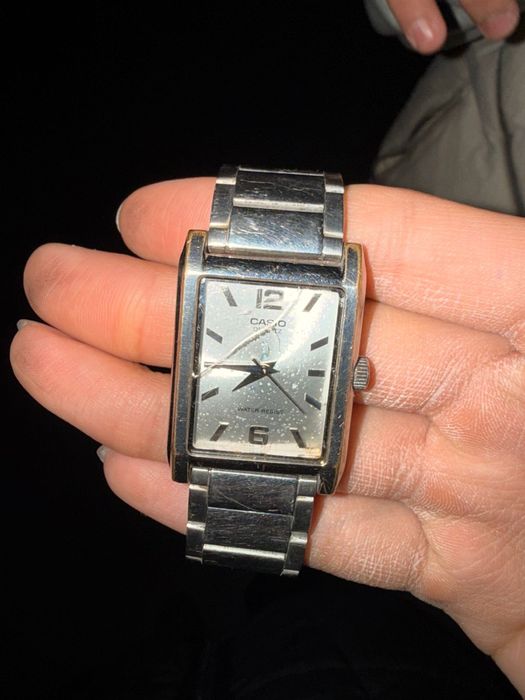 продаю часы CASIO, оригинал есть дефекты, не рабочий циферблат. трецин