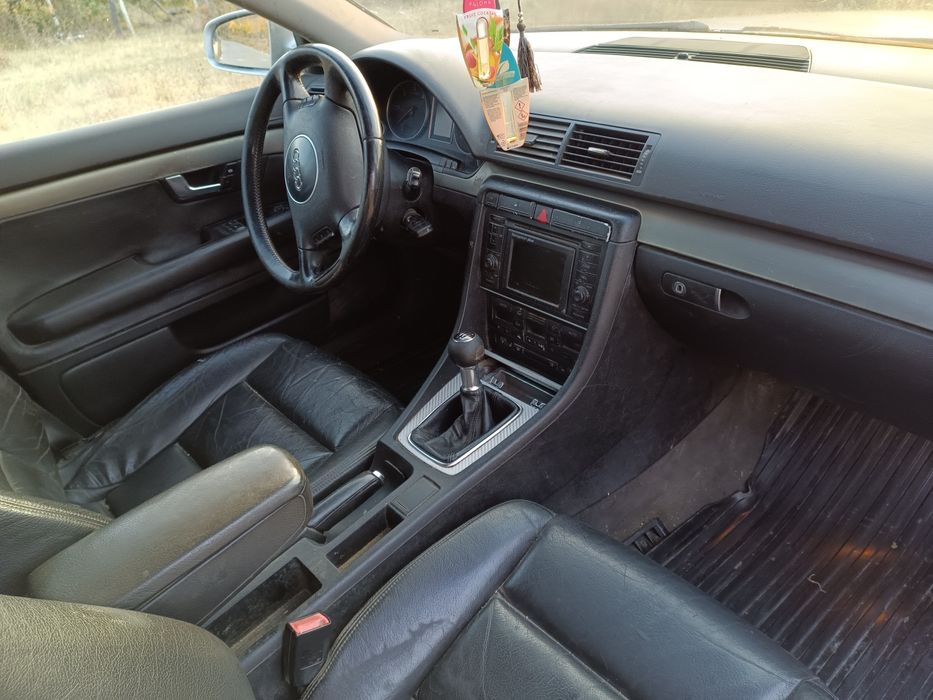 Vând Audi A4 2001
