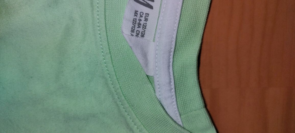 3 Tricouri H&M clasic  moale de bumbac, cu imprimeu și cu paiete rever