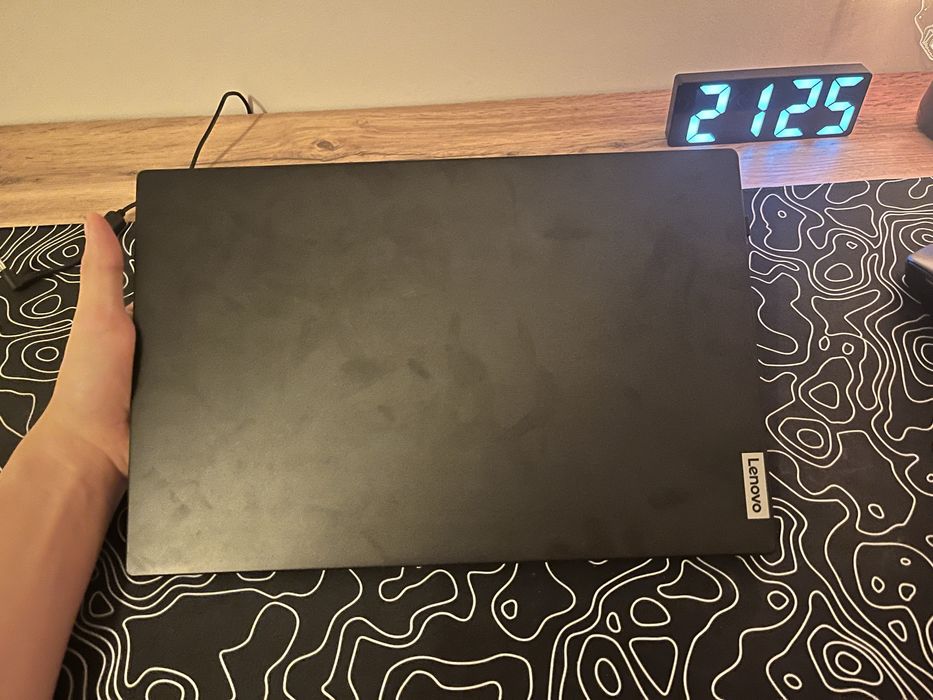 Нотубук lenovo v15