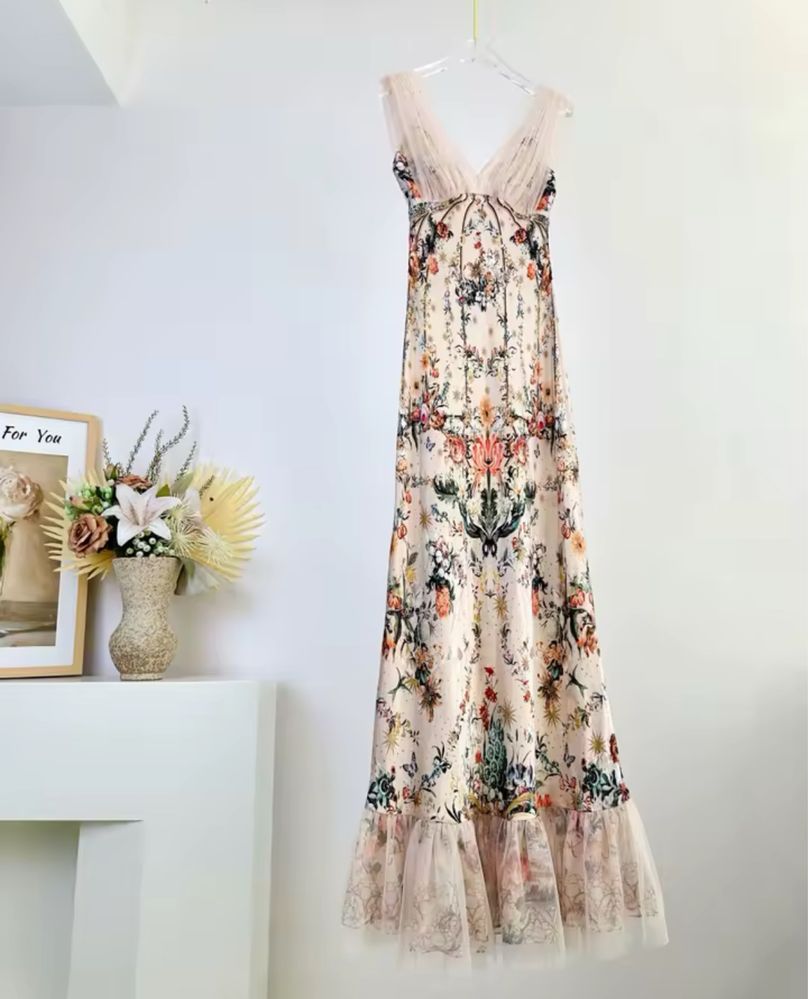 Коктейлна рокля по модел Miss Rosier XS-M